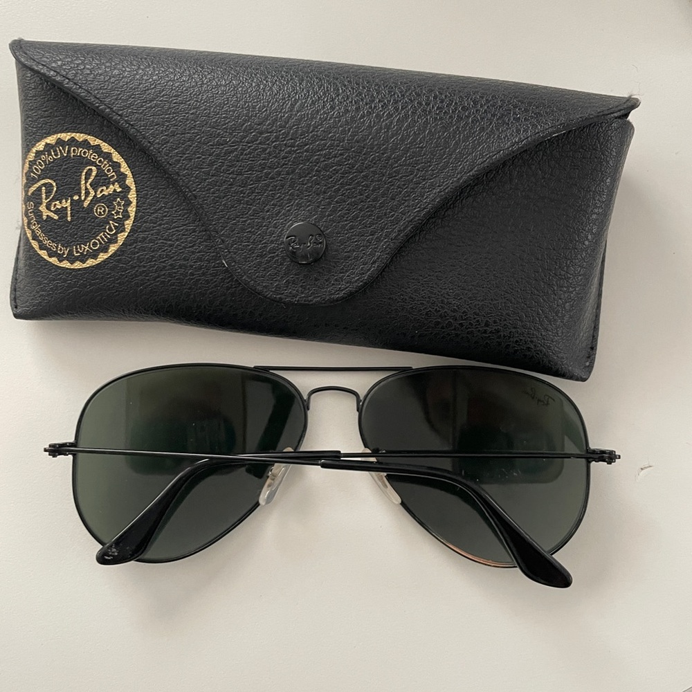 Black womens rayban aviators